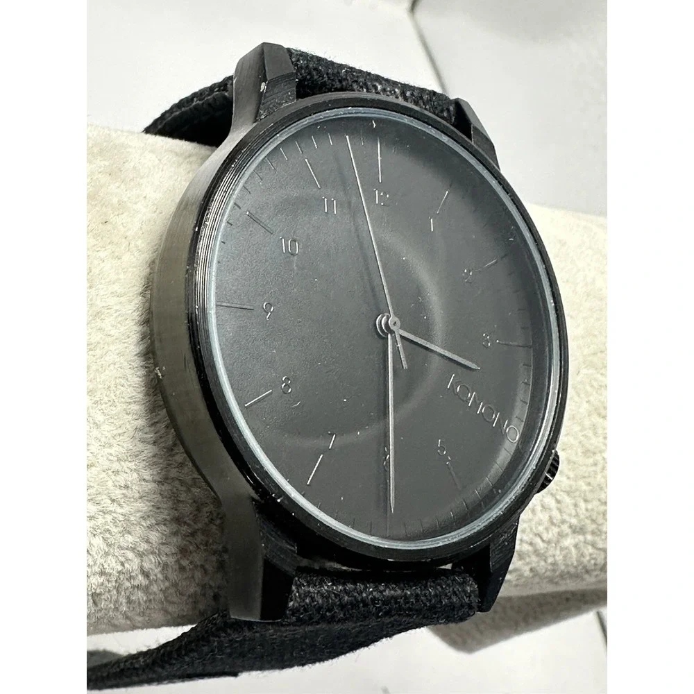 Komono The Winston‎ Mens Watch New Battery 42MM 8.5